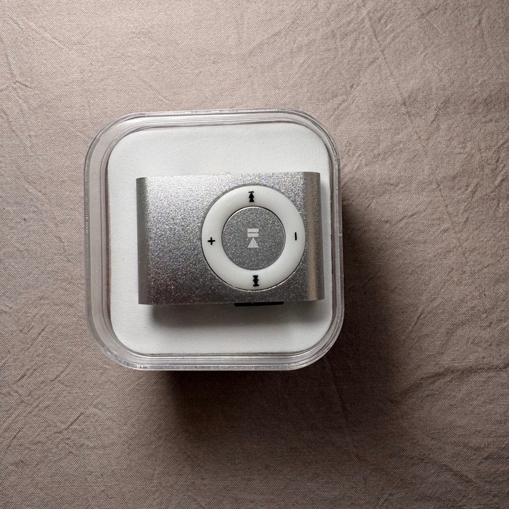 Silver‎ Portable MP3 Multimedia Player with Micro SD Slot and Earbuds New